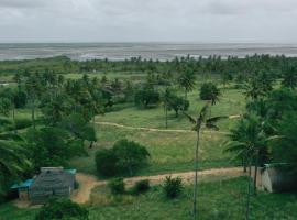 Piecefull bayview Cottage with Kitchen near Tofo, cabana o cottage a Inhambane