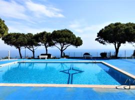 Stylish Seaview Apartment