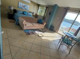 SEAGULL STUDIO a Couples Retreat Villa in Culebra: Culebra şehrinde bir daire