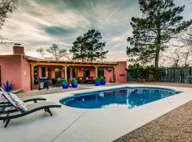 Year-Around Heated Pool, Desert Views, Pets Ok