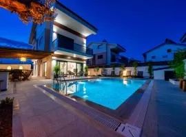Casa Oliva City 1 with Sauna Pool Patio & BBQ