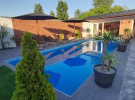 Koren Villa Akasztó, hotel v destinaci Akasztó