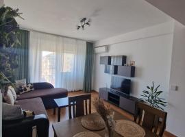 Cosy Spacious Apartment with Parking, Wi-Fi, Smart-TV Netflix – hotel z parkingiem w mieście Roşu