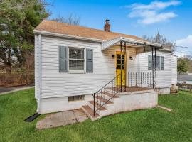White Clay Creek Cottage, villa in Newark