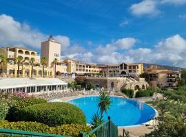 CAP ESTEREL AGAY SAINT RAPHAEL VUE COEUR DU SITE PISCINE GOLF MER Studio 4 personnes chez Magali, hotel v destinaci Agay - Saint Raphael