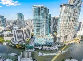 Icon 39th Floor 1 Bedroom apartment- Bay & City View- FREE SPA