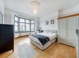 London City Large Two Bedroom Apartment, self catering accommodation in London