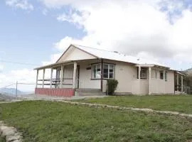 Hummingbird Hill - Entire Cabin