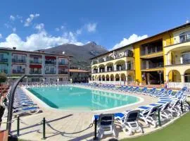 Giardino dei Colori 209 Pool relax and family friendly