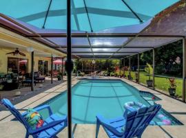 Cozy Pet-Friendly Private Pool Near Beaches, hotel em Bradenton