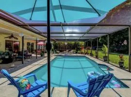 Cozy Pet-Friendly Private Pool Near Beaches