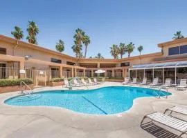 WorldMark Palm Springs - Plaza Resort and Spa