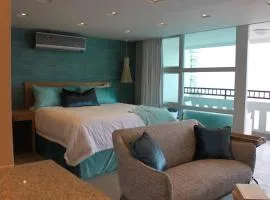 Enchanted 17 Jewel Beachfront Luquillo -Pool