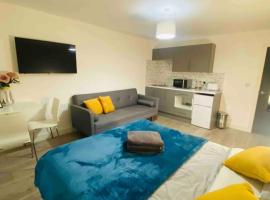 Roomello luxury City Studios, hotel in Peterborough