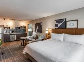 Staybridge Suites Dallas Market Ctr Love Field, an IHG Hotel