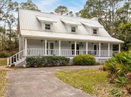 White Dunes -137 Orleans Drive home, pet-friendly hotel in Dauphin Island