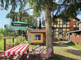 Beautiful Apartment In Oberuckersee Ot Melzow With Kitchen, hotel in Melzow