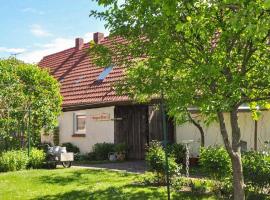 Beautiful Home In Grnow With Wifi, villa em Grünow