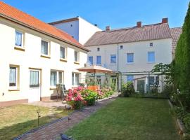 Nice Home In Wesenberg With Kitchen, hotel in Wesenberg