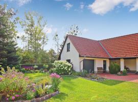 Beautiful Home In Waren mritz With Kitchen, hotel in Waren