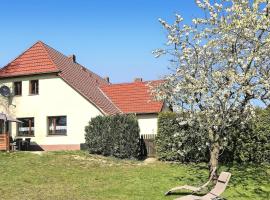 Awesome Apartment In Mirow Ot Roggentin With Wifi, hotel din Roggentin