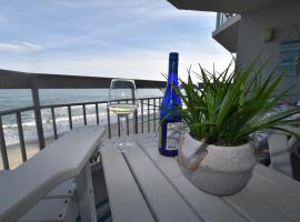0407 Waters Edge Resort condo, hotel in Myrtle Beach