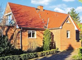 2 Bedroom Beautiful Home In Wokuhl-dabelow, hotel with parking in Wokuhl