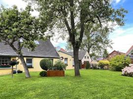 1 Bedroom Awesome Apartment In Ueckermnde seebad, hotel in Neuendorf