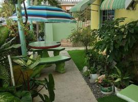 Portmore Floral Villa, villa Portmore-ban