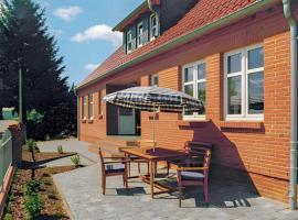 Amazing Apartment In Wokuhl-dabelow With Lake View, hotel with parking in Wutschendorf