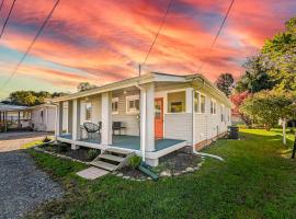 Sweet Carolina by AvantStay Near Black Mountain, hotel i Swannanoa