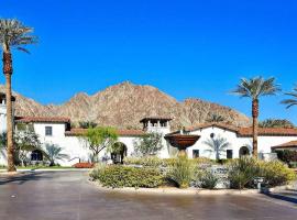 Resort King Studio with Private Balcony 064622, hotel di La Quinta