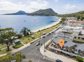 Fleetwood 3 63 Shoal Bay Road Relaxed living with water views overlooking Shoal Bay
