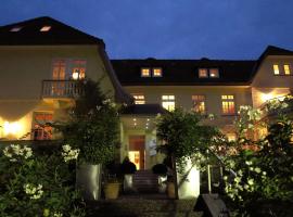 Relaxa at a luxurious villa in Bad Pyrmont, hotel with parking in Bad Pyrmont