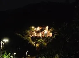 Nhà Gạch cổ - Antique Brick House