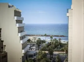 Skyline 1BR Apartment with City and Sea View by Sea N' Rent