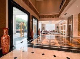 The Grantage Hotel & Sky Lounge, hótel í Serpong