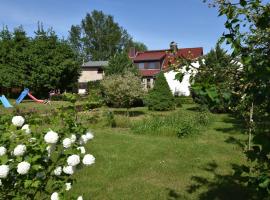 Beautiful Apartment in Robertsdorf with Garden, vacation rental in Blowatz