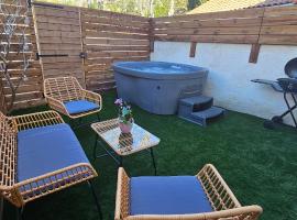 Maison Plus Belle La Nuit avec jacuzzi privé, alojamento com cozinha em Allauch