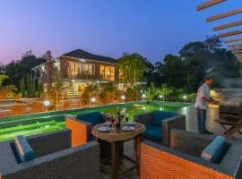 5BR Coffee & Mist Luxury Villa- Comp Breakfast, Pvt Pool, and Coffee Estate by StayVista