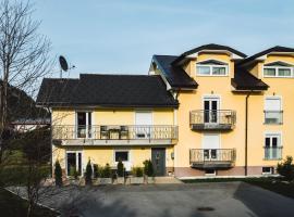 Ferienwohnung Schönblick, hótel í Weissenbach am Lech