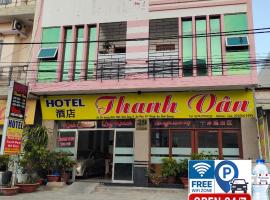 Hotel Thanh Vân, готель у місті Thuan An