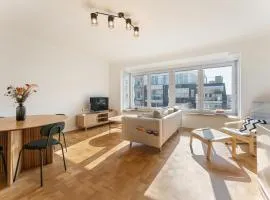 Zonnig, ruim appartement op A+ locatie!