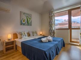 Cedar Lodge 2 Bedroom Apartment by Flat Mаnager, hotel em Bansko