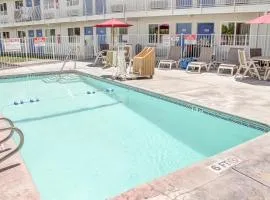 Motel 6-Lancaster, CA