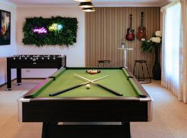 Seednest Game room & TropGarden, holiday home in Swan Hill