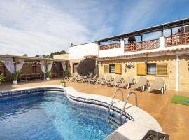 Cal Ramon con piscina, hotel din Rubí