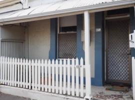 Cottage 60A - Part of Harrietts, holiday home in Adelaide