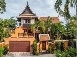 Lucky Pool Villa Pattaya, 50 m walk to beach