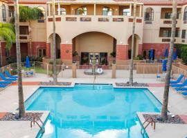 Hilton Vacation Club Varsity Club Tucson, hotel near Reid Park Zoo, Tucson